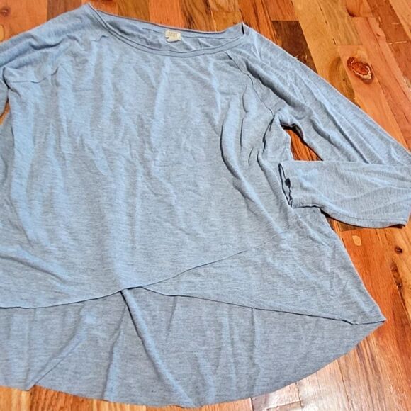 True Craft Long Sleeve Split Raw Hem Top Large - Picture 3 of 3